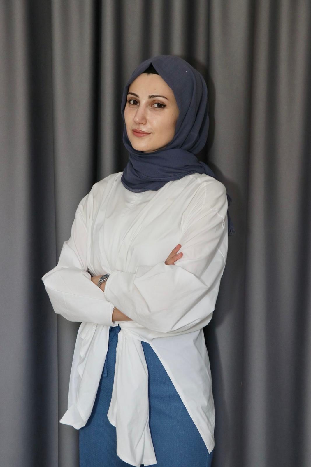 Fizyoterapist Nur Kaya Portre